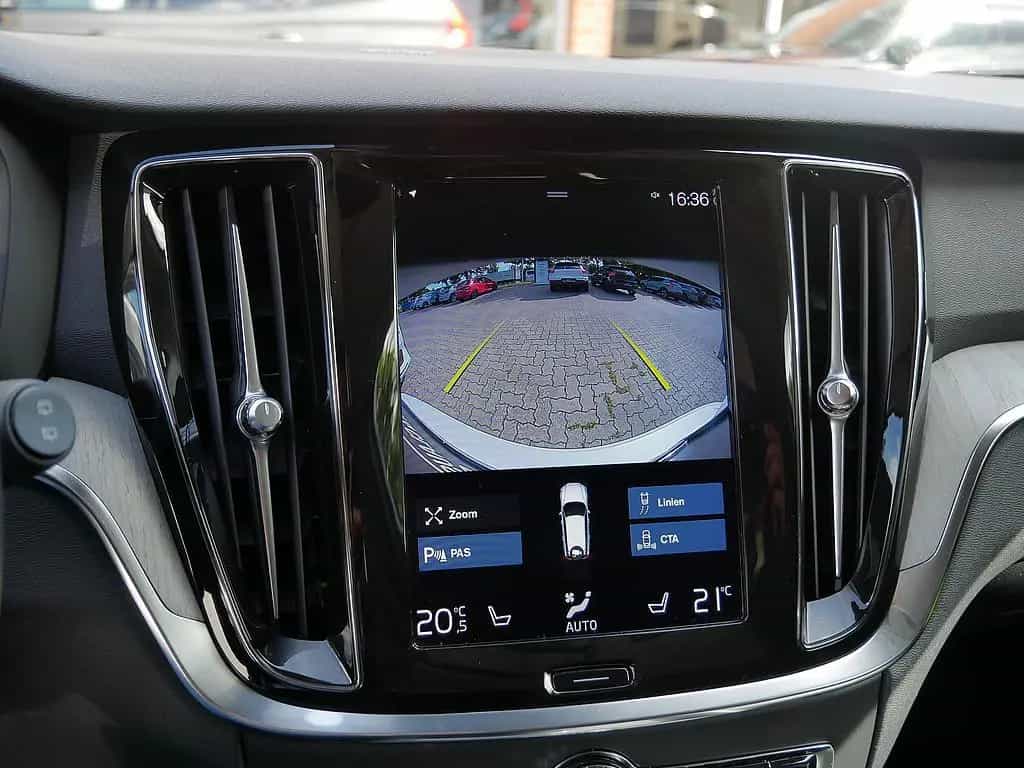 Volvo V60 Cross Country B5 AWD Pro 03/2021-photo-18