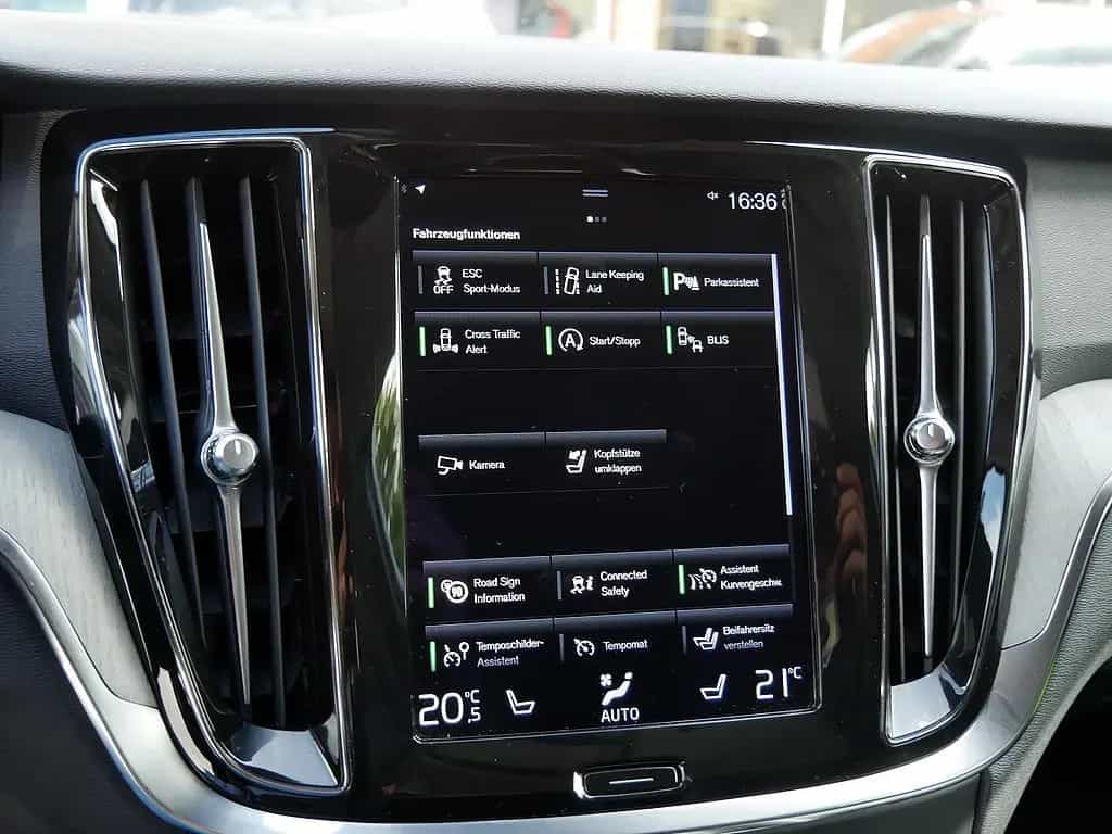 Volvo V60 Cross Country B5 AWD Pro 03/2021-photo-22