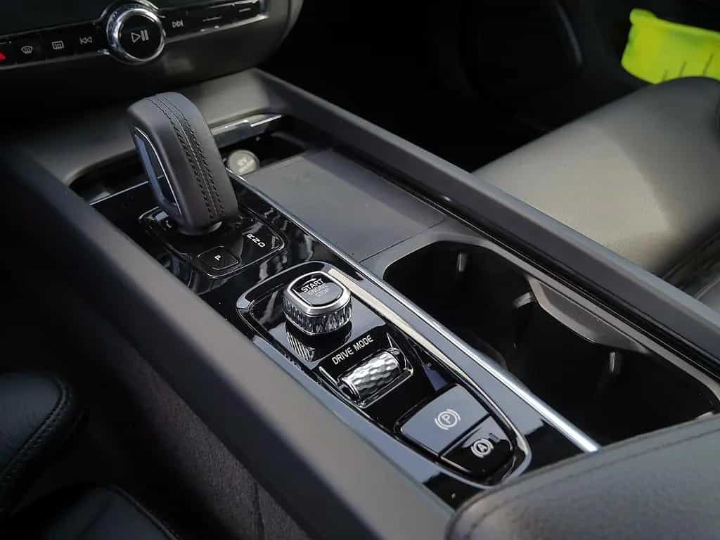 Volvo V60 Cross Country B5 AWD Pro 03/2021-photo-24