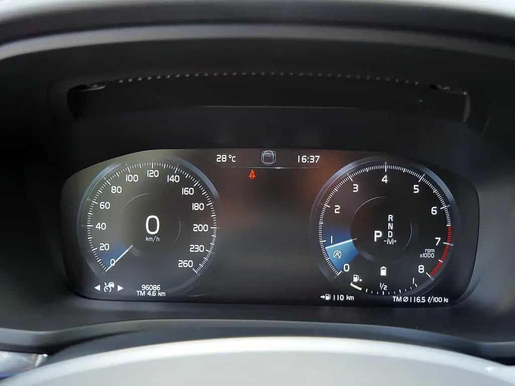 Volvo V60 Cross Country B5 AWD Pro 03/2021-photo-27
