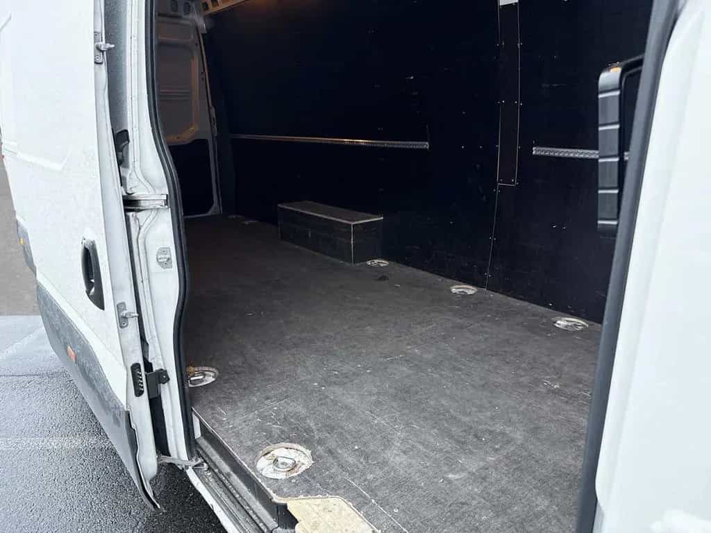 Iveco Other Daily L4 3,5 T 3,0L  Diesel Autom. 02/2022-photo-4