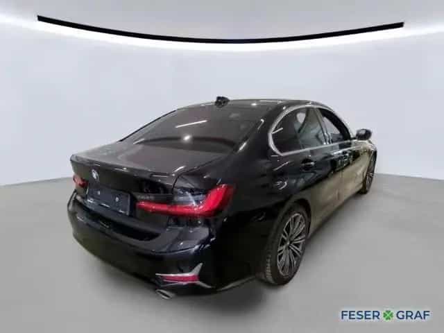 BMW 320 i A Luxury Line AHK*LiveCP*HiFi*SHZ*Innovati 01/2022-photo-2
