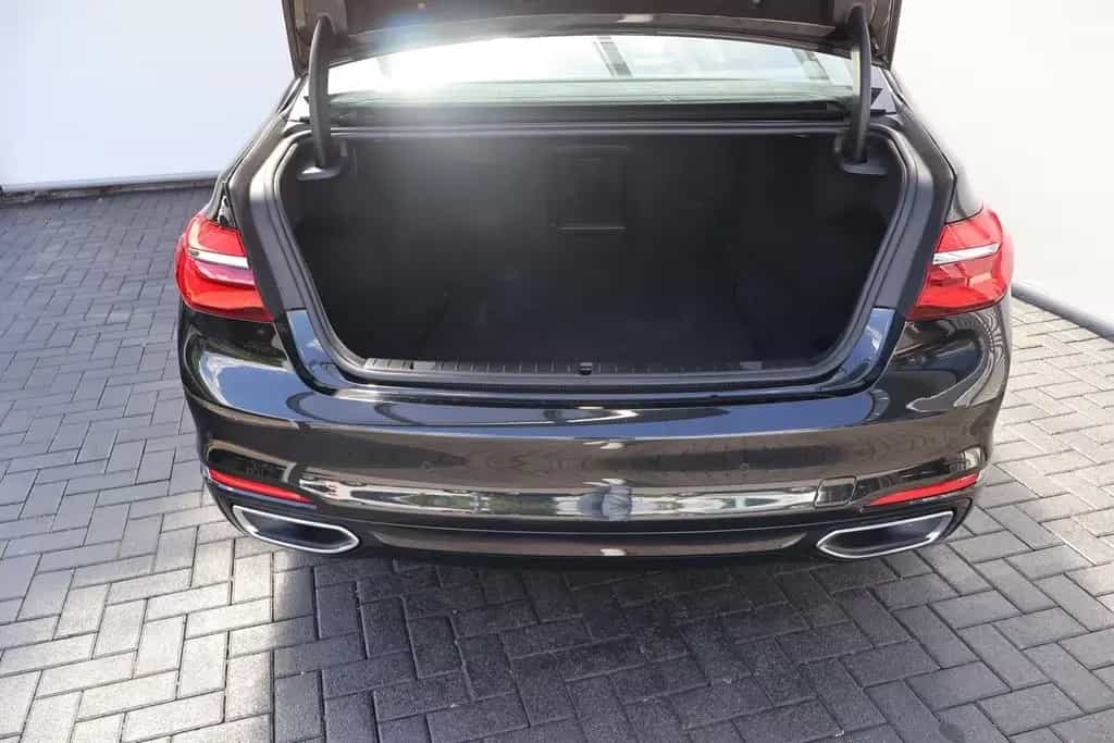 BMW 730 d Shadow-Line  HuD SB SD Laser 360° SCA 12/2018-photo-4