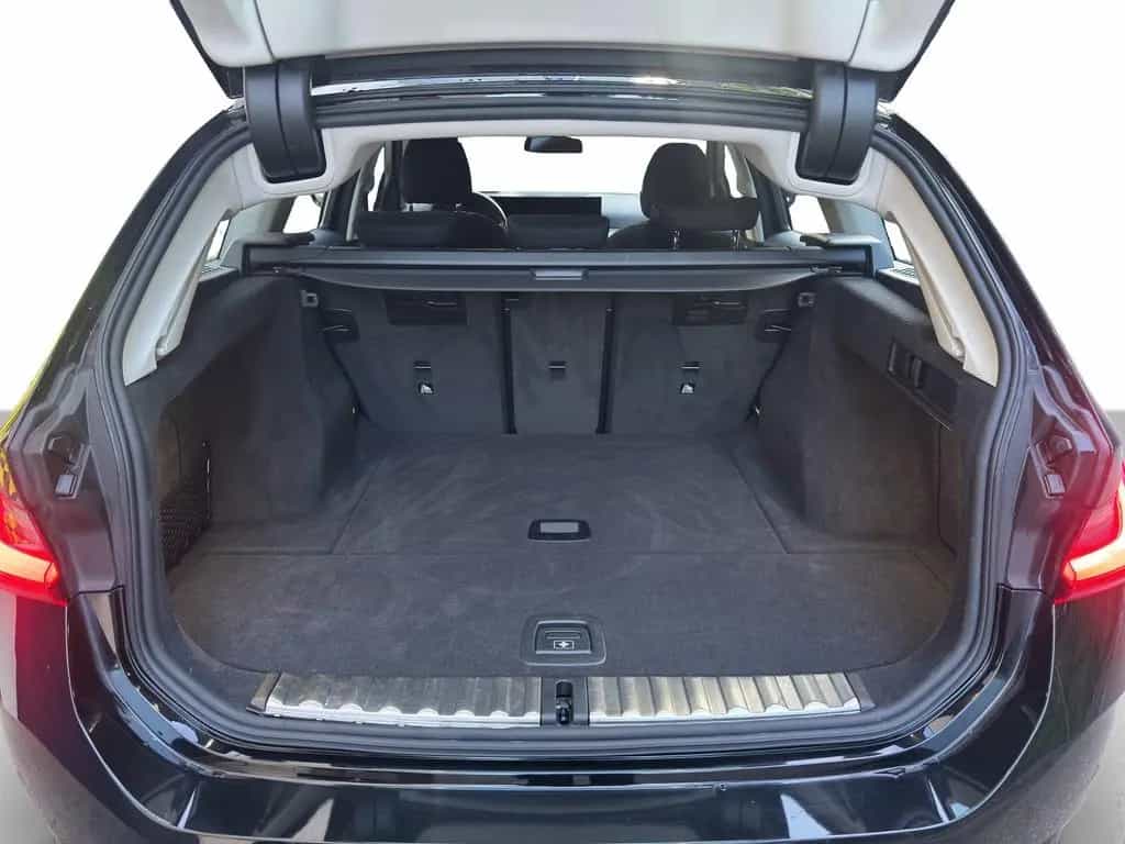 BMW 318 i Touring 07/2023-photo-12