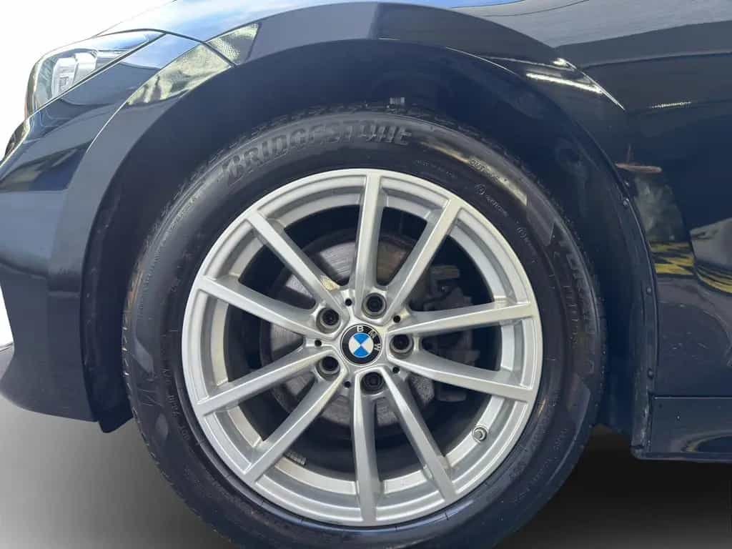 BMW 318 i Touring 07/2023-photo-2