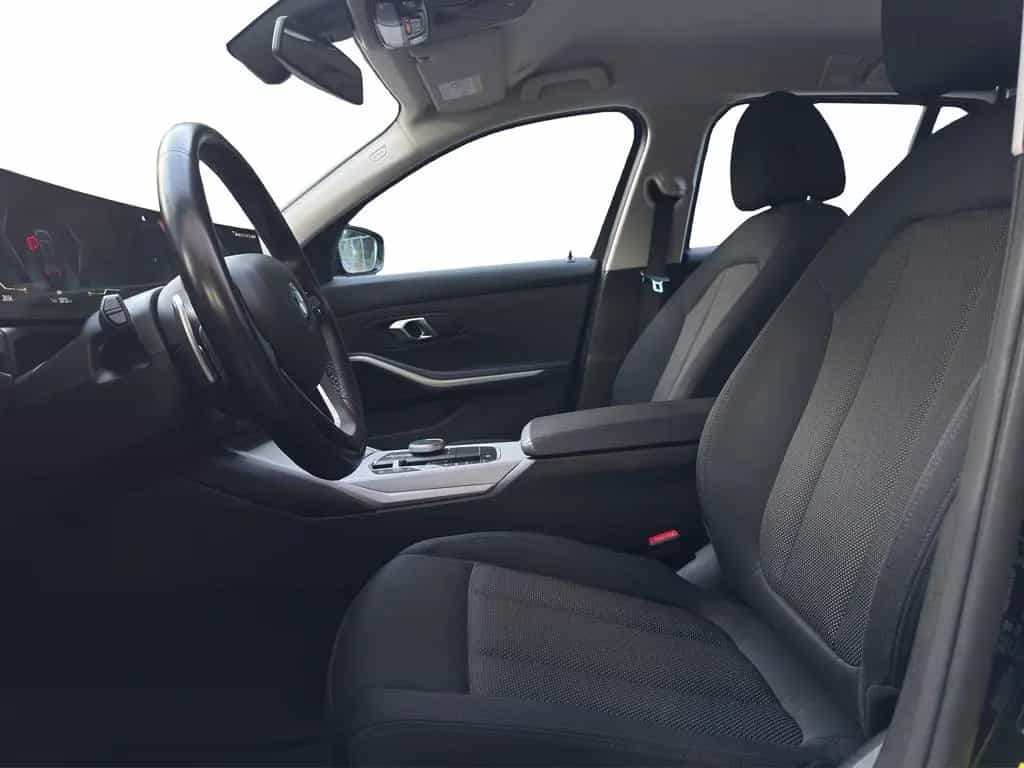 BMW 318 i Touring 07/2023-photo-6