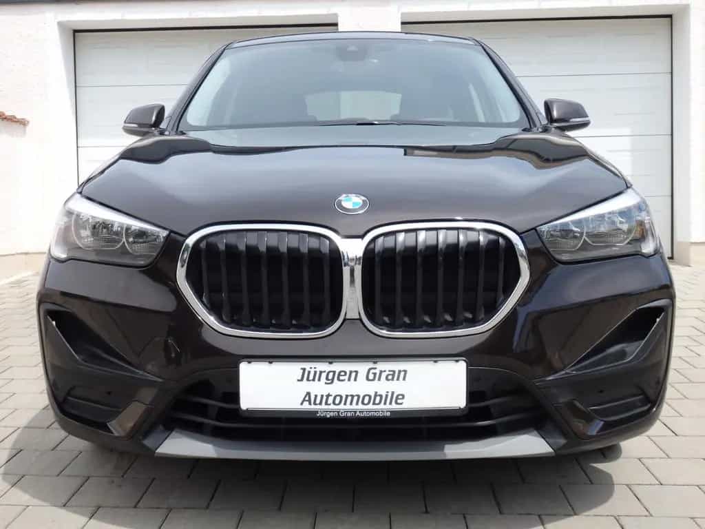 BMW X1 xDrive18d abnAHK Navi Parkass Sitzhzg Komfzug 07/2021-photo-12