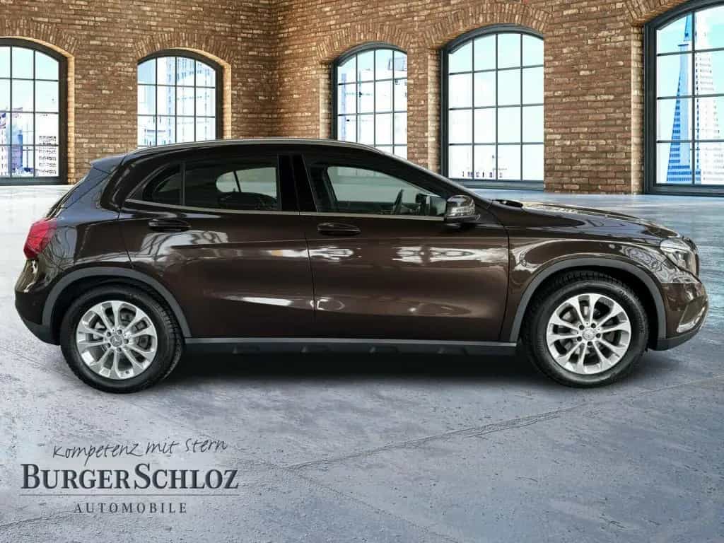 Mercedes-Benz GLA 180 Urban Urban/BI-XENON/SHZ/LM/PDC 09/2015-photo-3