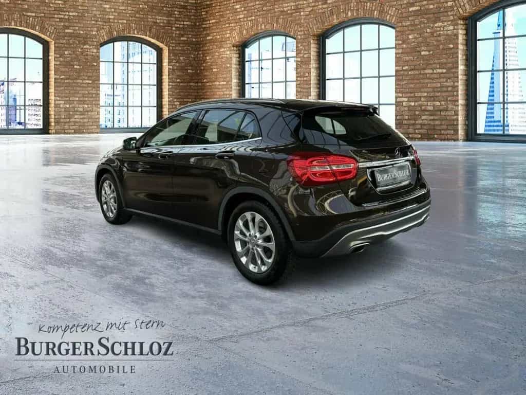 Mercedes-Benz GLA 180 Urban Urban/BI-XENON/SHZ/LM/PDC 09/2015-photo-6