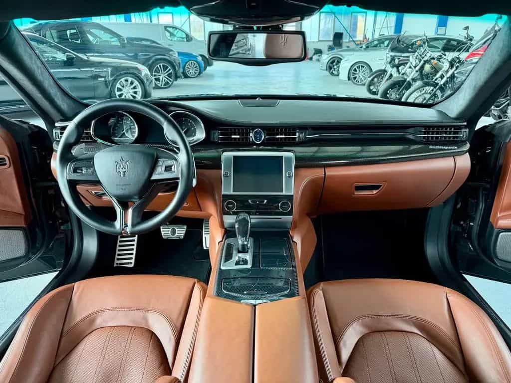Maserati Quattroporte 3.8 V8 GTS Automatik*Sehr Gepflegt* 07/2014-photo-37