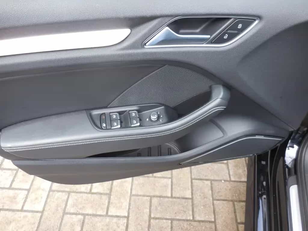 Audi S3 Lim. 2.0 TFSI quattro 02/2016-photo-13