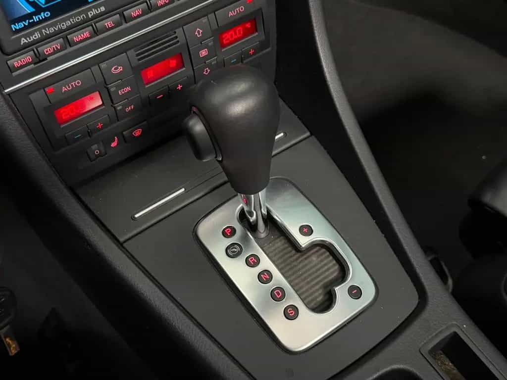 Audi A4 Cabriolet 2.0 TFSI, 1.Hd, Scheckheft voll 10/2006-photo-22