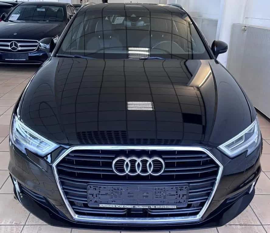 Audi A3 2.0 TDI S-Line  LED Virtual AHK Navi DSP 8 Fa 07/2019-photo-4