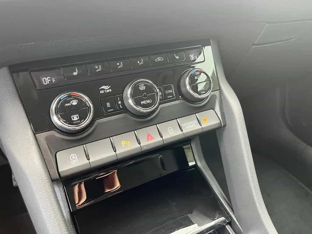 Skoda Karoq Tour 1.5 TSI DSG Standheizung 03/2023-photo-15