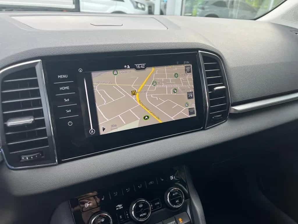 Skoda Karoq Tour 1.5 TSI DSG Standheizung 03/2023-photo-18