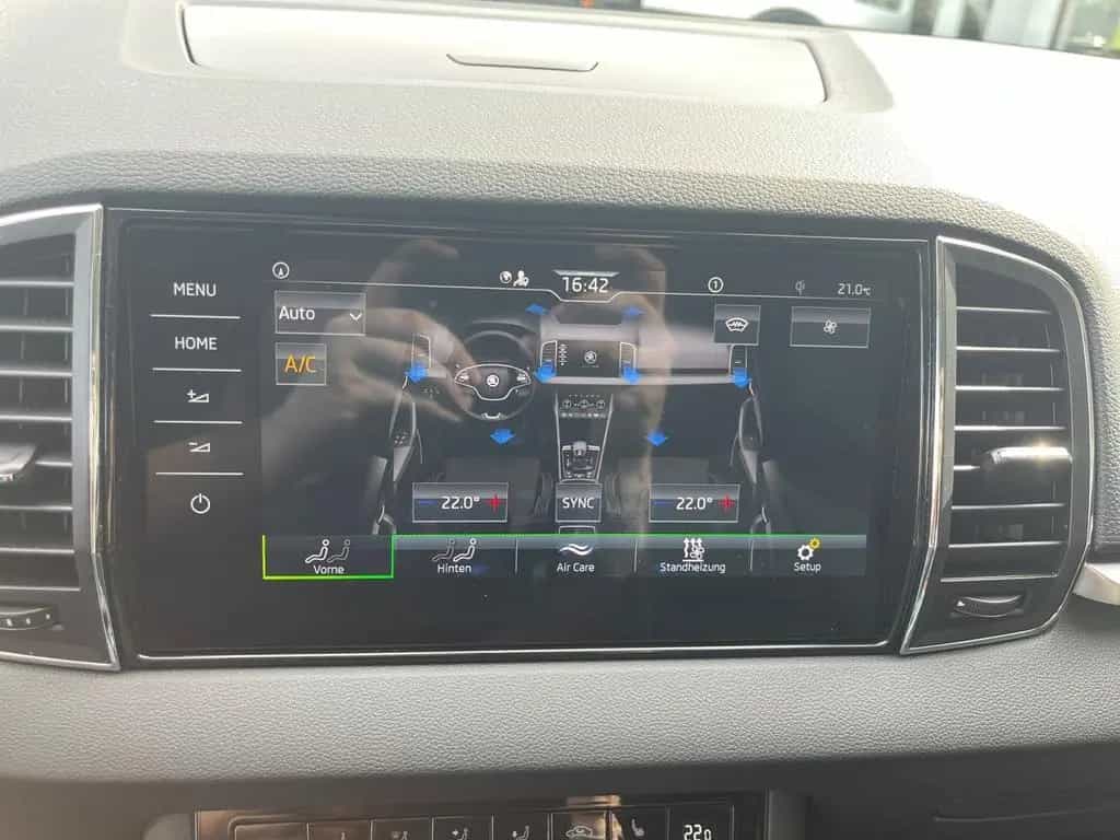 Skoda Karoq Tour 1.5 TSI DSG Standheizung 03/2023-photo-24