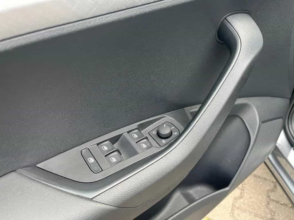 Skoda Karoq Tour 1.5 TSI DSG Standheizung 03/2023-photo-25