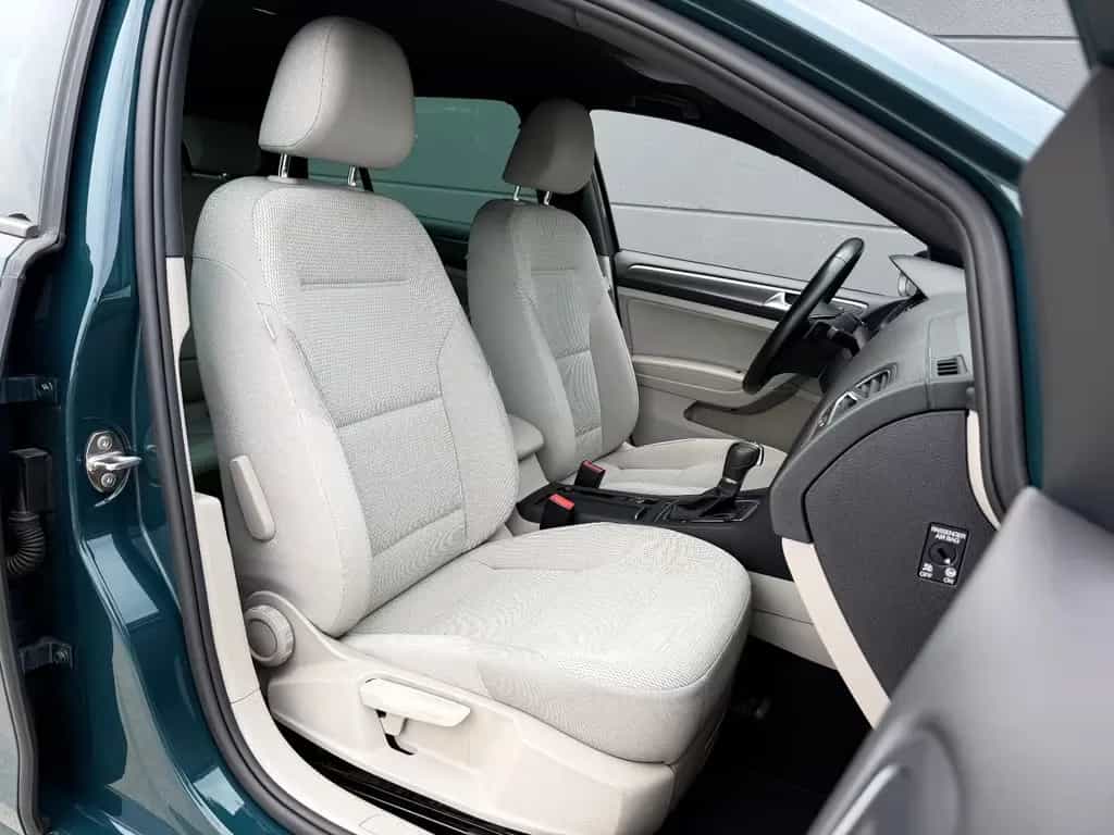 Volkswagen Golf VII Lim. DSG Sitzheizung Einparkhilfe 1Hand 03/2017-photo-24