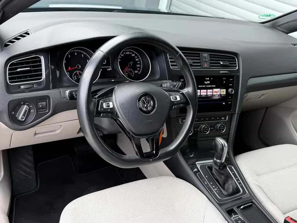 Volkswagen Golf VII Lim. DSG Sitzheizung Einparkhilfe 1Hand 03/2017-photo-5