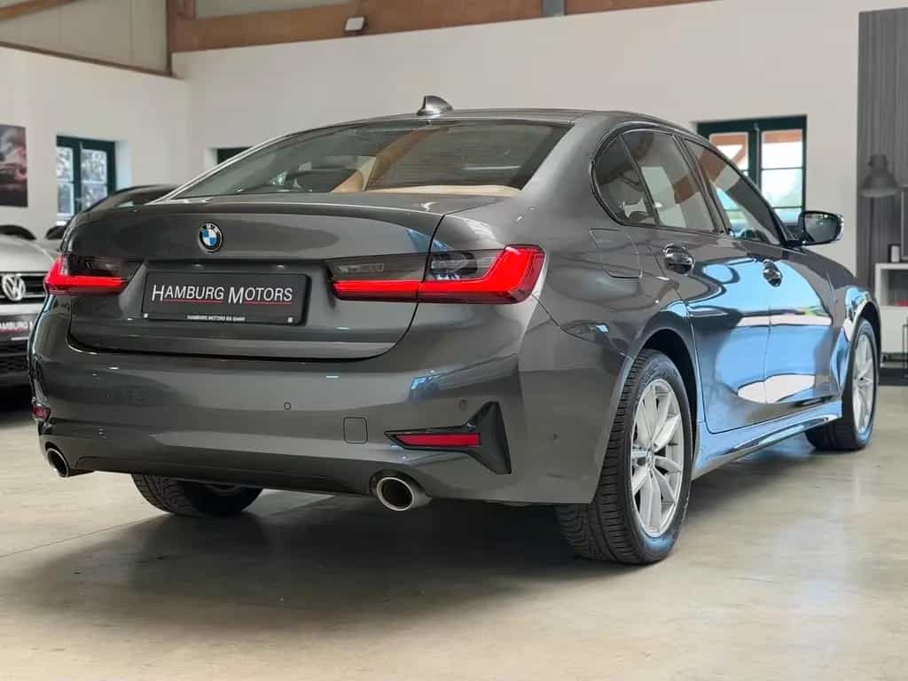 BMW 320 i xDrive Limousine Steptronic SportLine 184PS 09/2019-photo-2