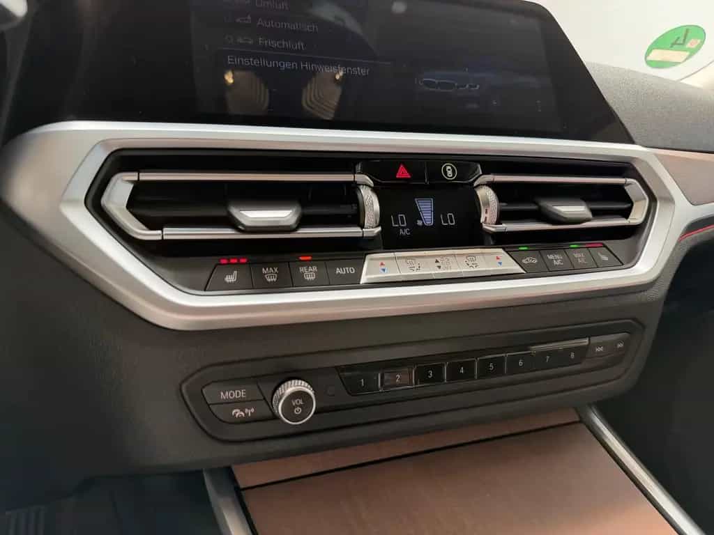 BMW 320 i xDrive Limousine Steptronic SportLine 184PS 09/2019-photo-22