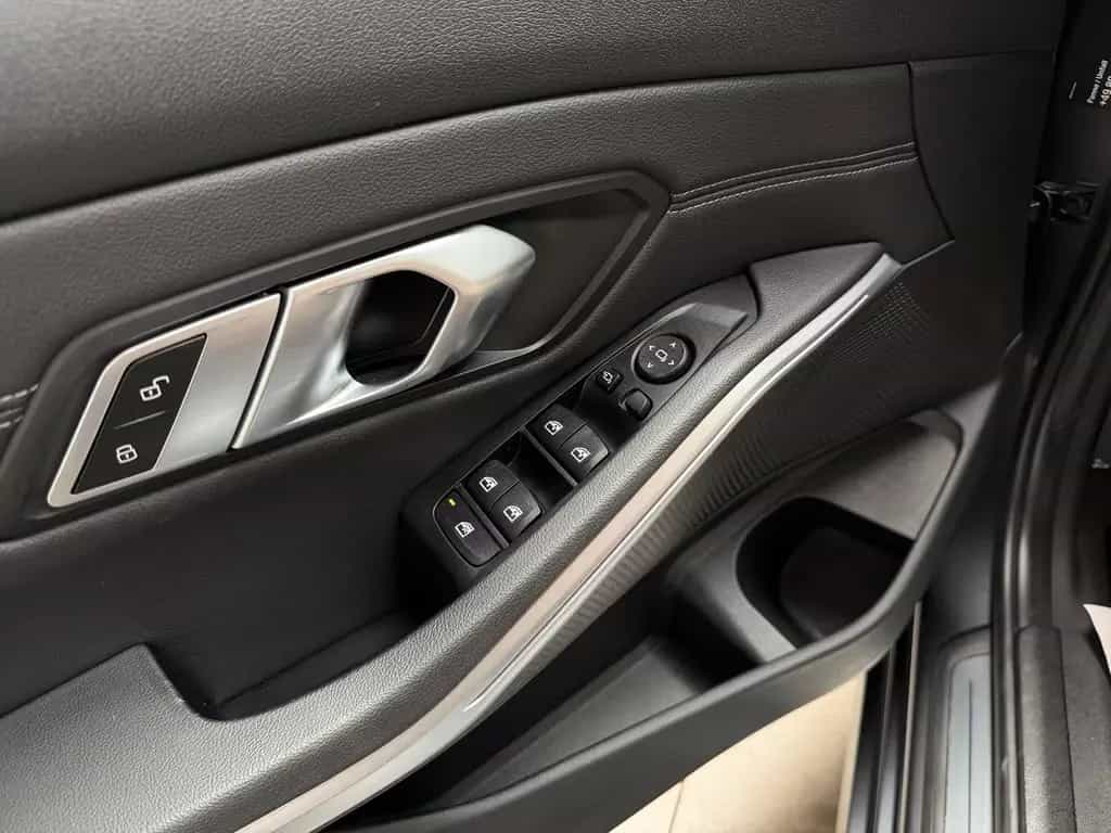 BMW 320 i xDrive Limousine Steptronic SportLine 184PS 09/2019-photo-32