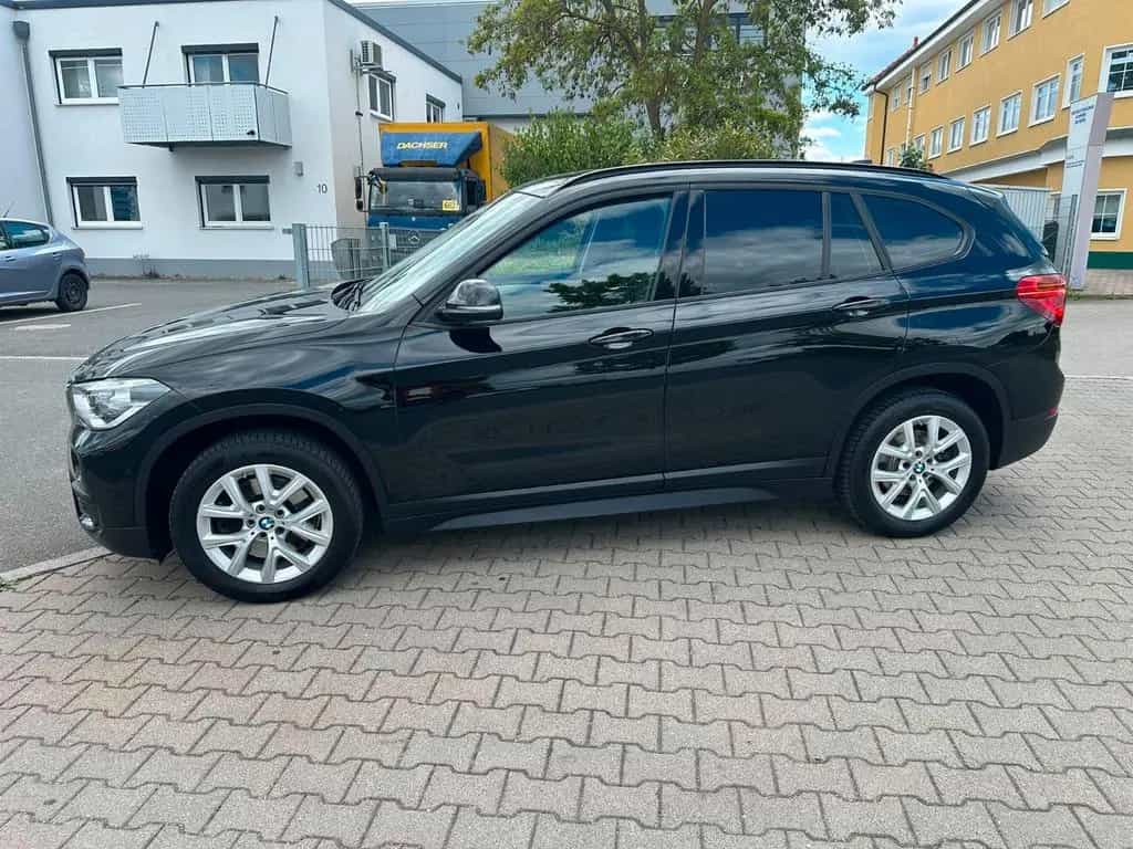 BMW X1 xDrive 20 i Advantage 12/2016-photo-1