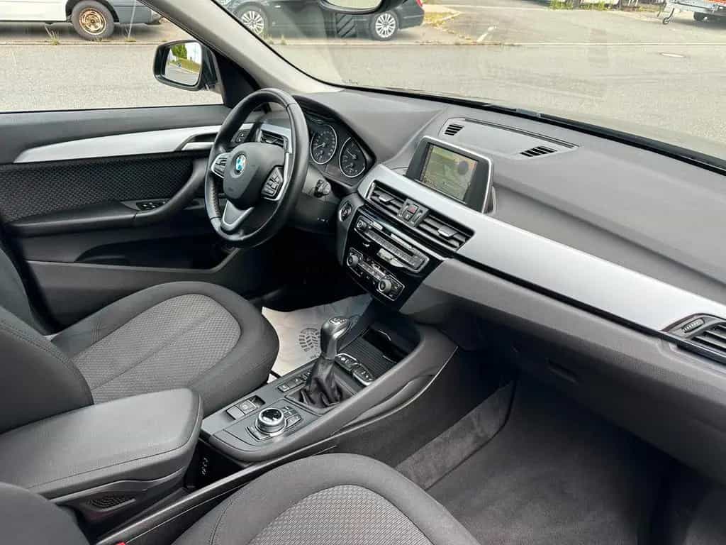 BMW X1 xDrive 20 i Advantage 12/2016-photo-9