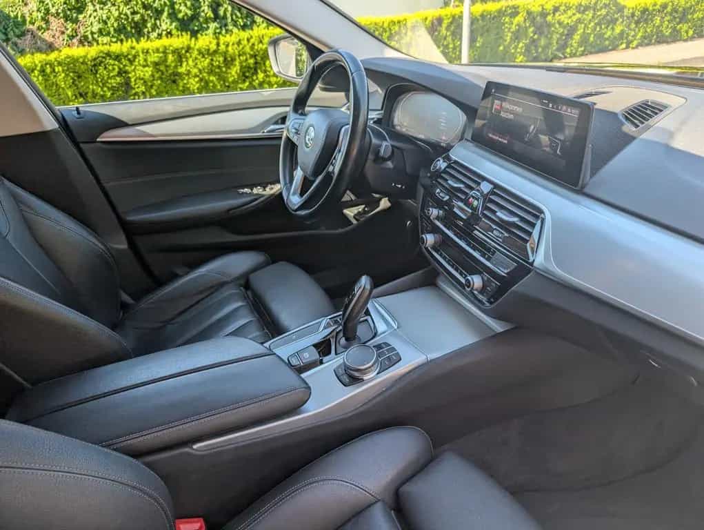 BMW 520 d xDrive Touring 12/2019-photo-2