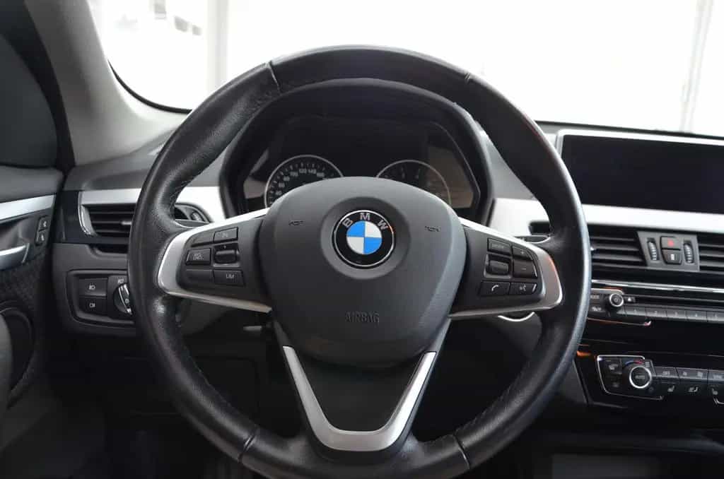 BMW X1 sDrive 18i Advantage *AUTOMATIK*ERST 55TKM!* 10/2017-photo-11