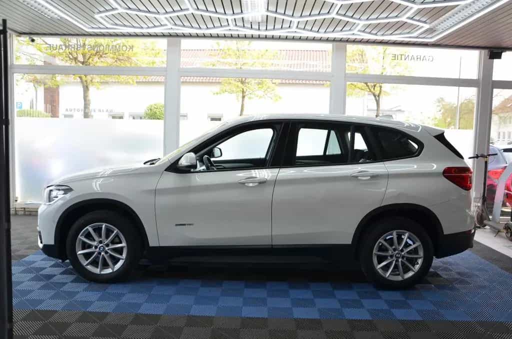 BMW X1 sDrive 18i Advantage *AUTOMATIK*ERST 55TKM!* 10/2017-photo-6