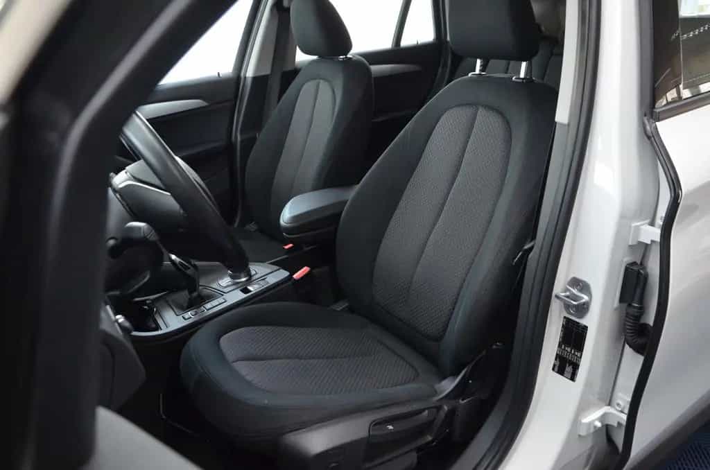 BMW X1 sDrive 18i Advantage *AUTOMATIK*ERST 55TKM!* 10/2017-photo-8