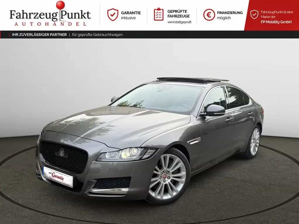 Jaguar XF Prestige 30d Pano*Leder*Digital 03/2017-photo-0
