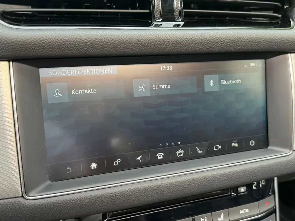 Jaguar XF Prestige 30d Pano*Leder*Digital 03/2017-photo-13