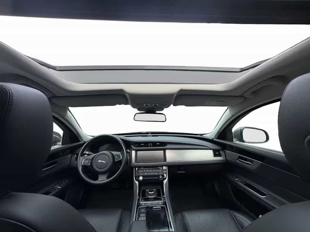 Jaguar XF Prestige 30d Pano*Leder*Digital 03/2017-photo-9