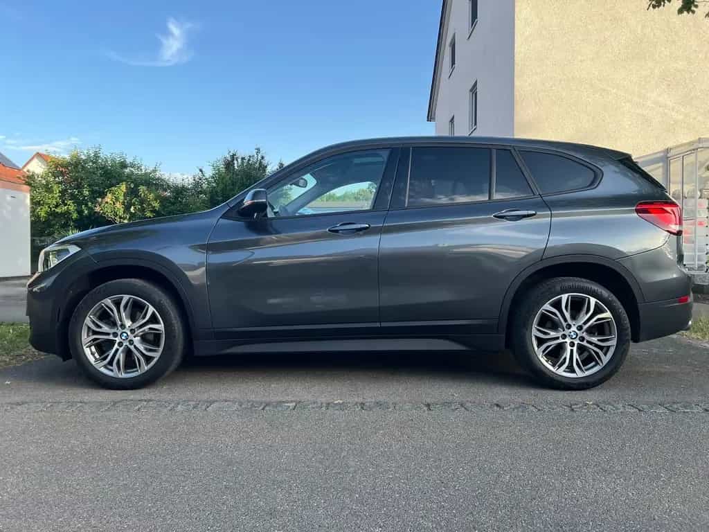BMW X1 sDrive 18 d Advantage AHK, LED, Panoramadach 01/2021-photo-0