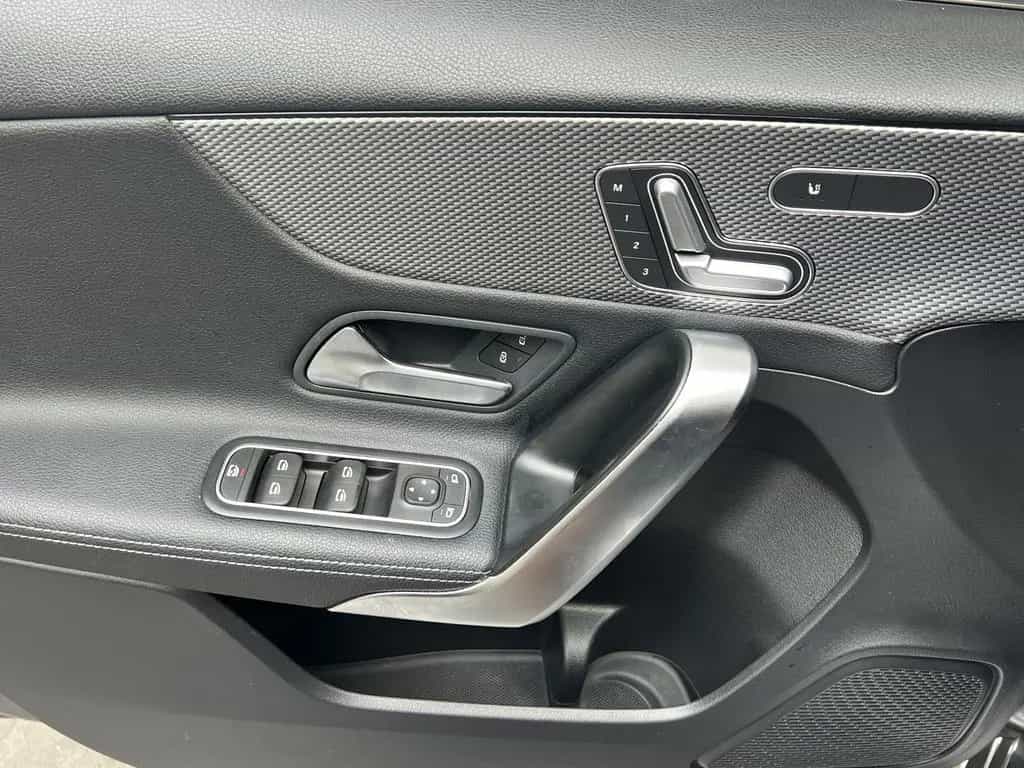 Mercedes-Benz A 200 A A 200 Aut Progressive Pano Navi Massage LED 08/2019-photo-18
