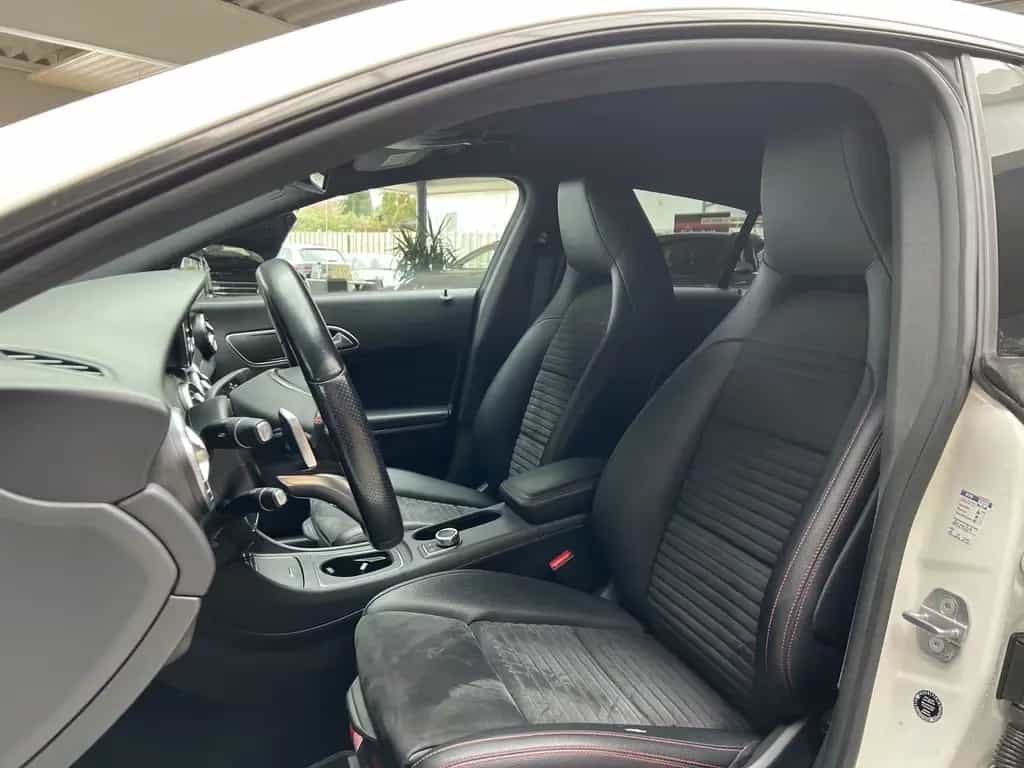 Mercedes-Benz CLA 180 SB Aut AMG-Line StHz Shz Navi Kamera BT 02/2019-photo-1