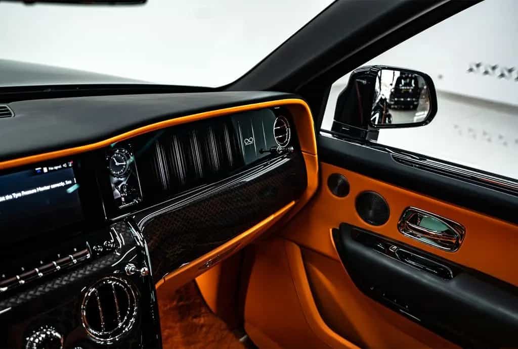 Rolls-Royce Cullinan Black Badge Cullinan Gucci Full Prod 2026 null-photo-12