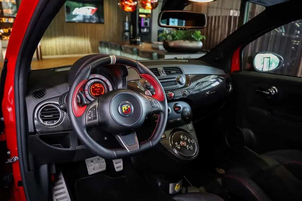 Abarth 695 Tributo Ferrari, 180 PK, N° 0072, Only 12.00 10/2011-photo-18