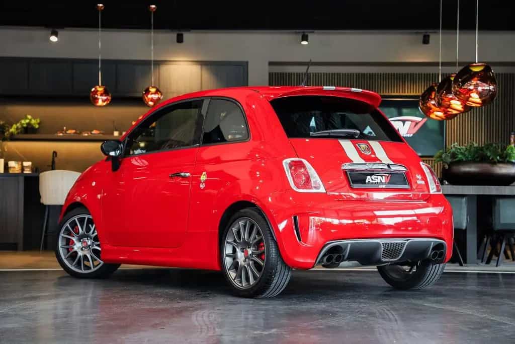 Abarth 695 Tributo Ferrari, 180 PK, N° 0072, Only 12.00 10/2011-photo-2