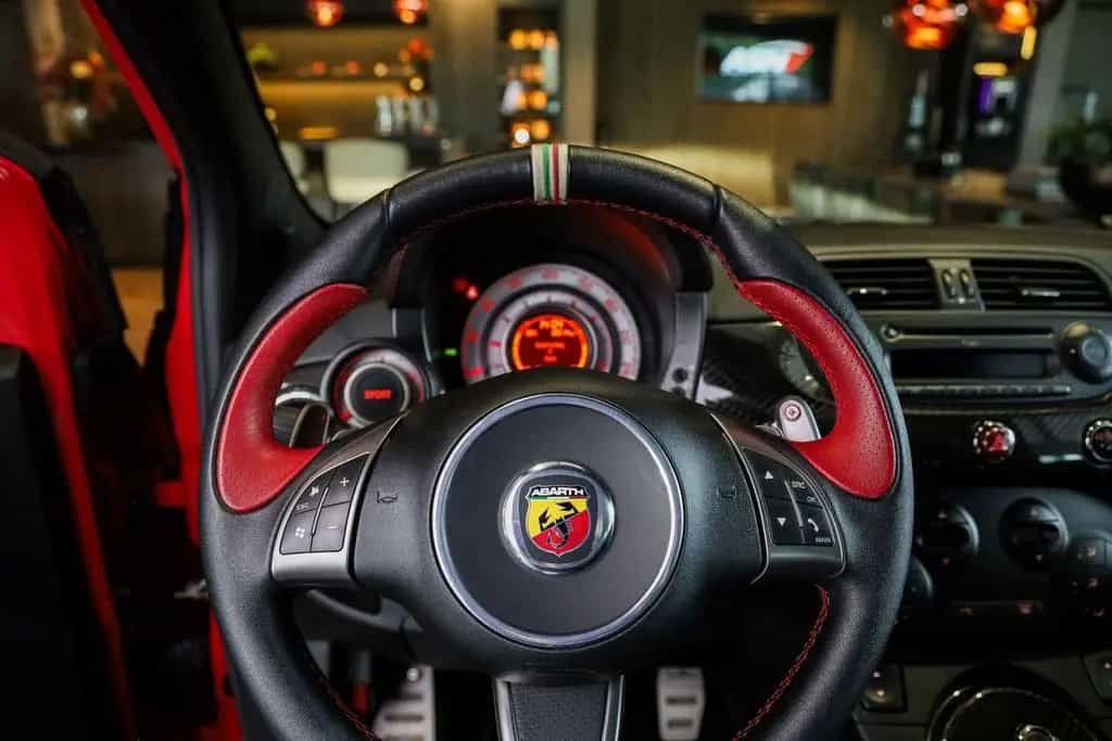 Abarth 695 Tributo Ferrari, 180 PK, N° 0072, Only 12.00 10/2011-photo-20