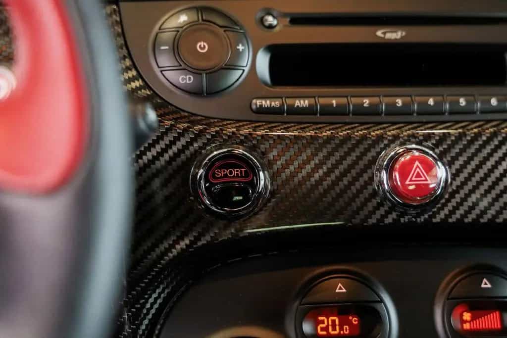 Abarth 695 Tributo Ferrari, 180 PK, N° 0072, Only 12.00 10/2011-photo-26