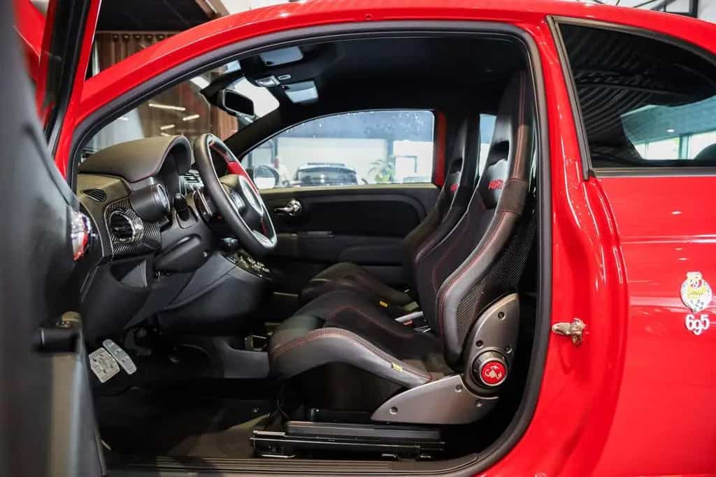Abarth 695 Tributo Ferrari, 180 PK, N° 0072, Only 12.00 10/2011-photo-5