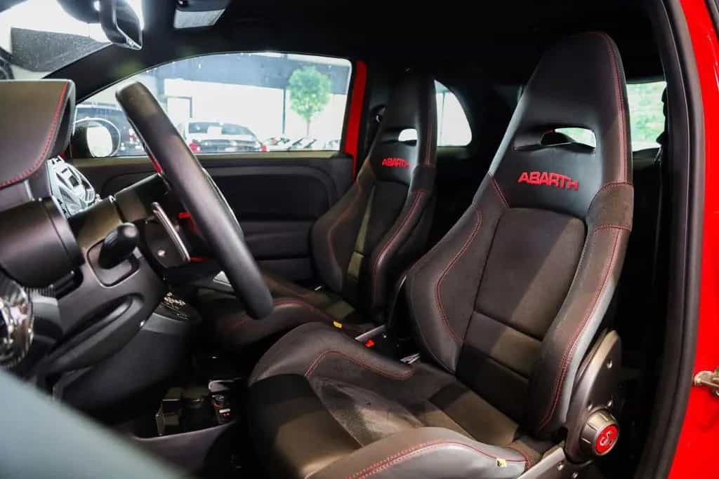 Abarth 695 Tributo Ferrari, 180 PK, N° 0072, Only 12.00 10/2011-photo-6