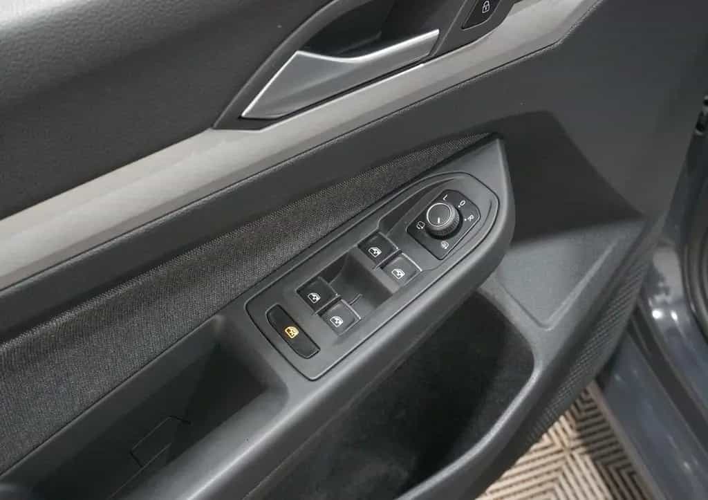 Volkswagen Golf VIII Lim. Life 1.5 eTSI*ACC*RFK*LHZ*VC*APP* 03/2023-photo-17