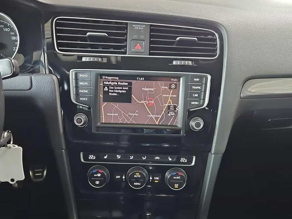 Volkswagen Golf 1.4 TSI Allstar NAVI TEMP XENON SITZH PDC 07/2016-photo-11