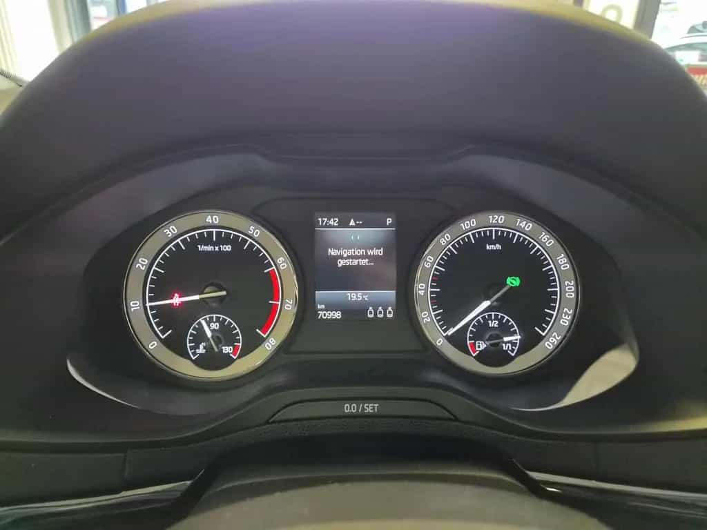 Skoda Karoq Style /  1. Hand / Garantie 11/2020-photo-14