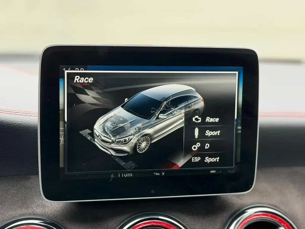 Mercedes-Benz CLA Shooting Brake 45 AMG 4Matic PANO ALCANTARA 12/2017-photo-20