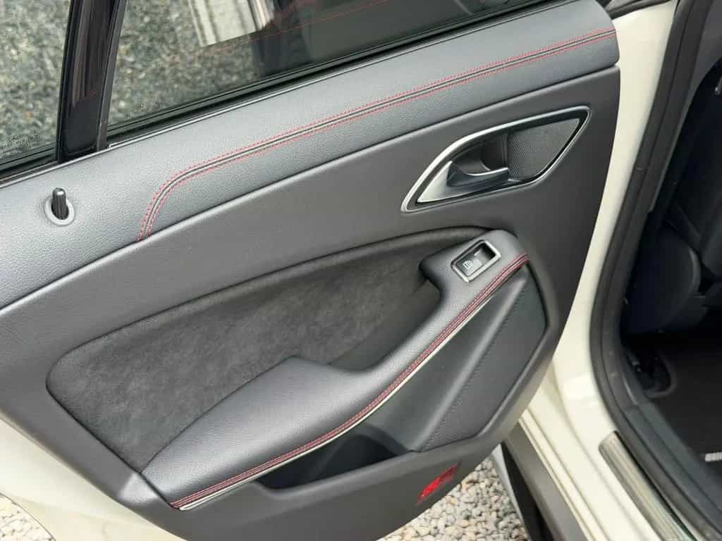 Mercedes-Benz CLA Shooting Brake 45 AMG 4Matic PANO ALCANTARA 12/2017-photo-24